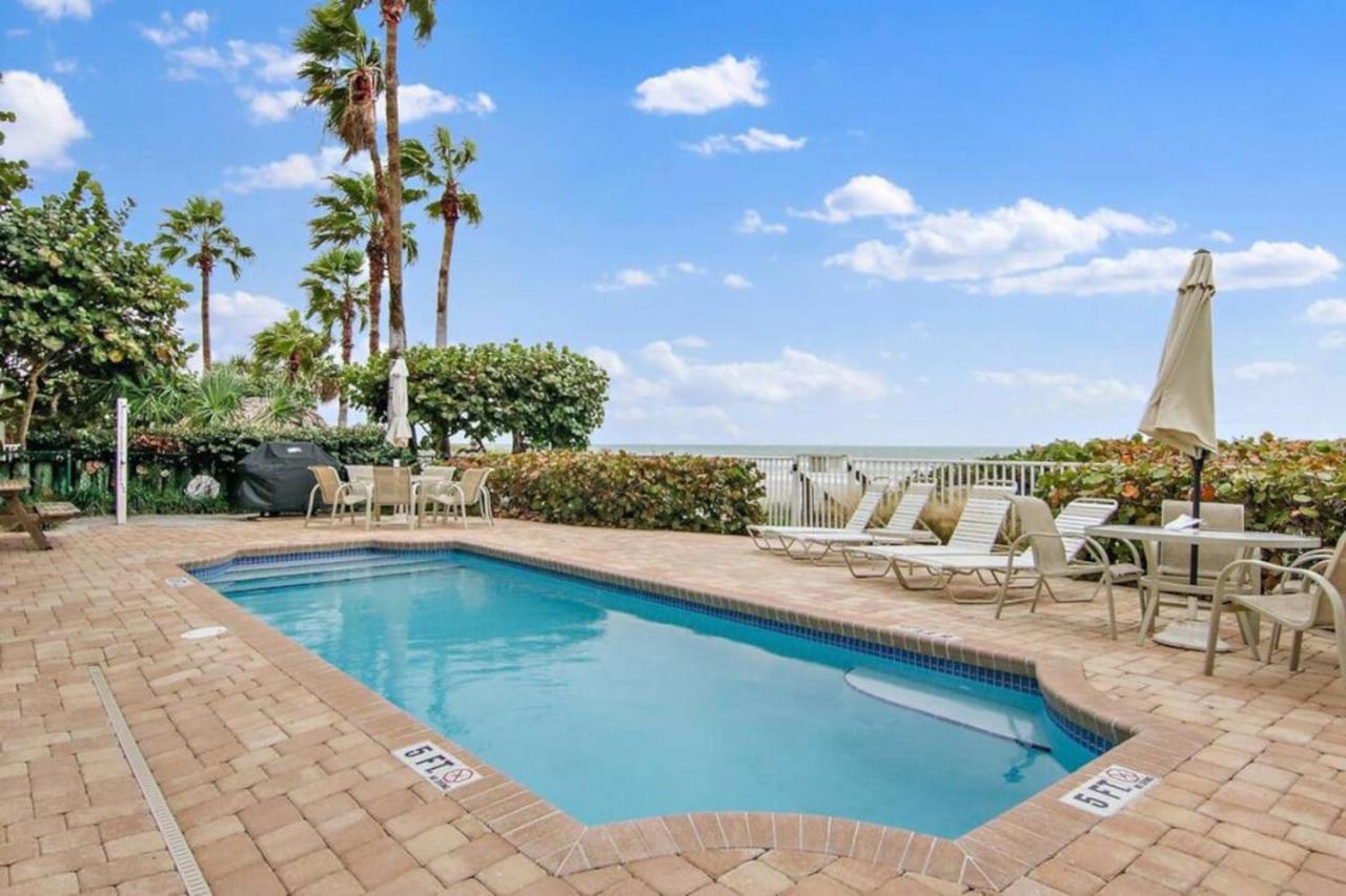 Sea Side 102 Beachfront Sleeps 8 클리어워터 비치 외부 사진