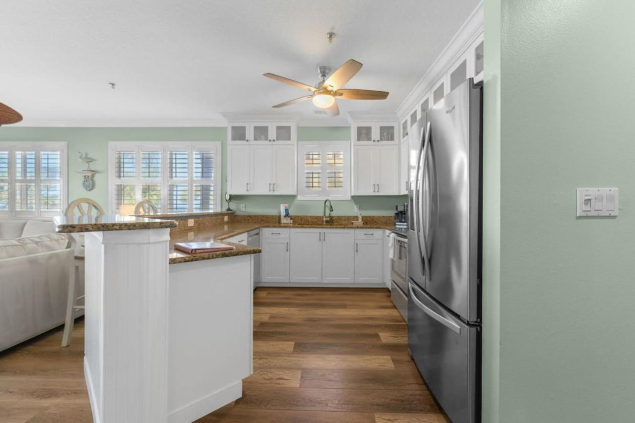Sea Side 102 Beachfront Sleeps 8 클리어워터 비치 외부 사진